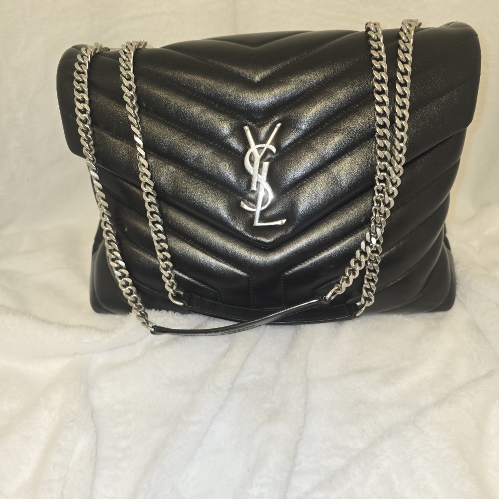 Sleek Black and Silver Shoulder Bag with Modern Design